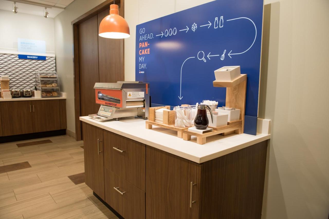 Holiday Inn Express & Suites - Dayton Southwest By Ihg Exteriör bild
