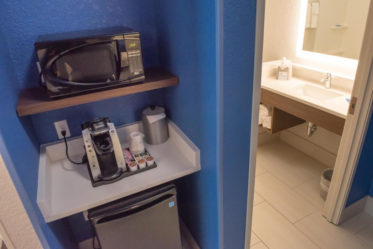 Holiday Inn Express & Suites - Dayton Southwest By Ihg Exteriör bild
