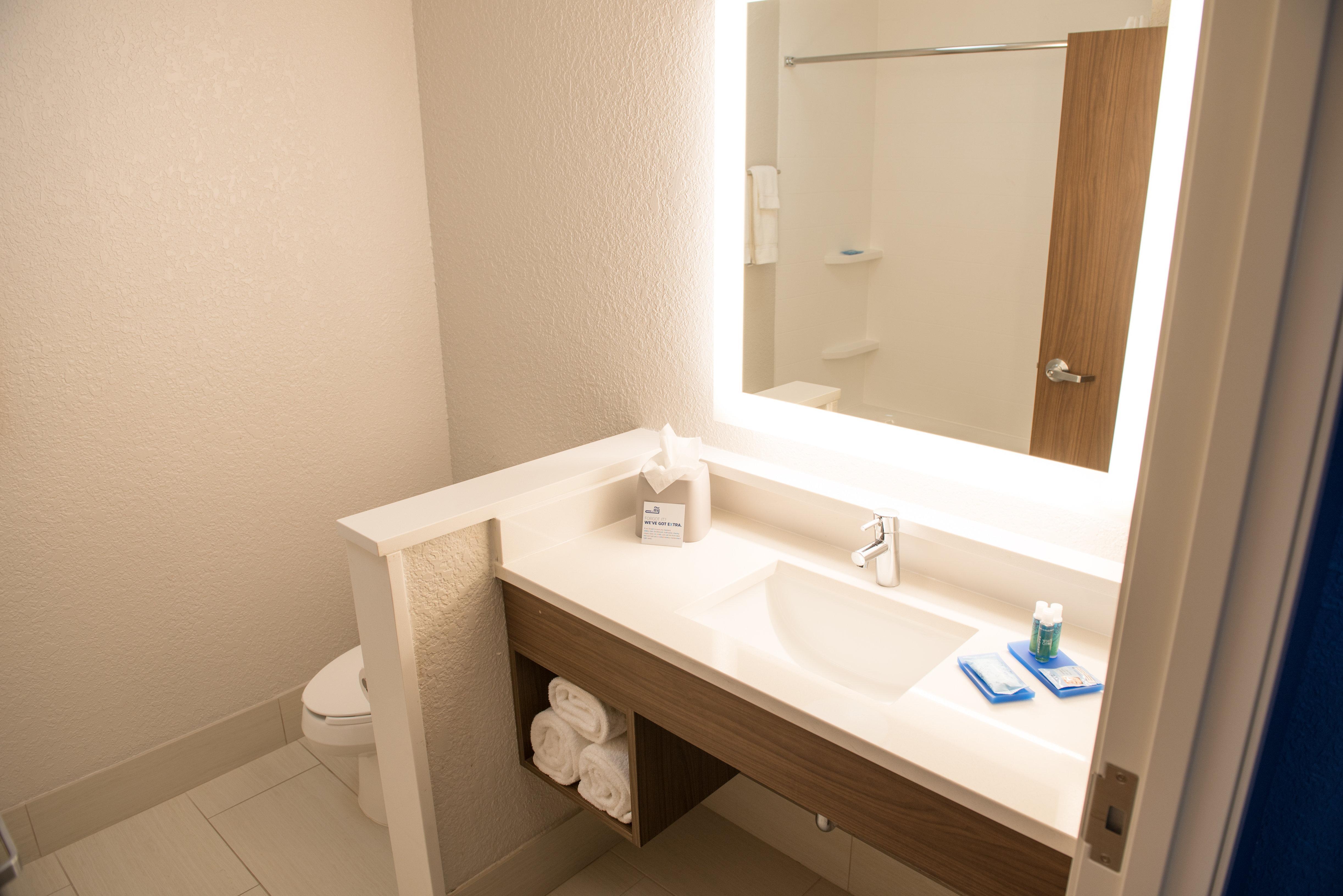 Holiday Inn Express & Suites - Dayton Southwest By Ihg Exteriör bild