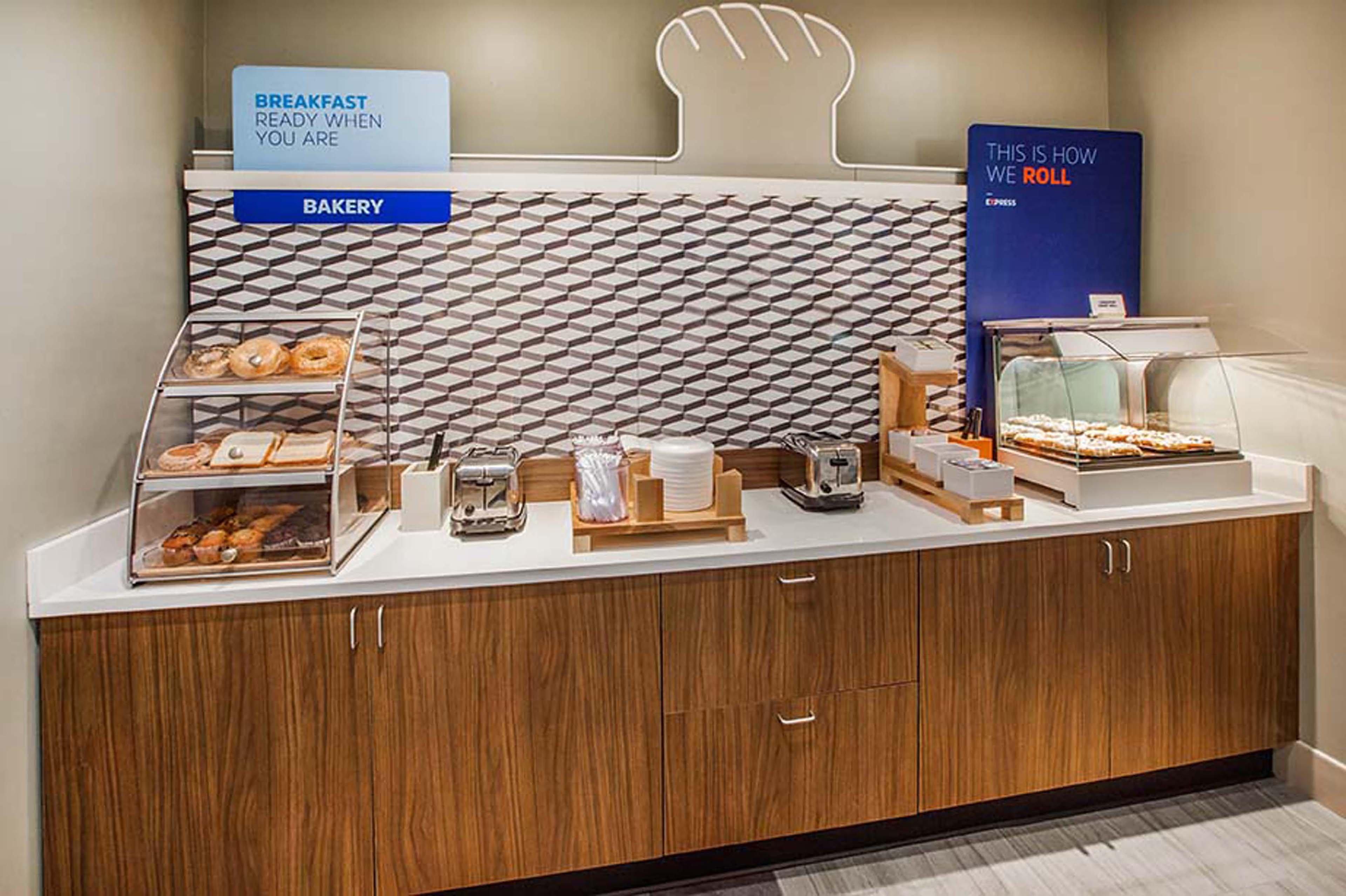 Holiday Inn Express & Suites - Dayton Southwest By Ihg Exteriör bild