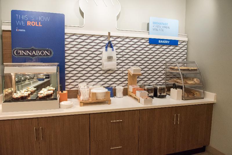 Holiday Inn Express & Suites - Dayton Southwest By Ihg Exteriör bild